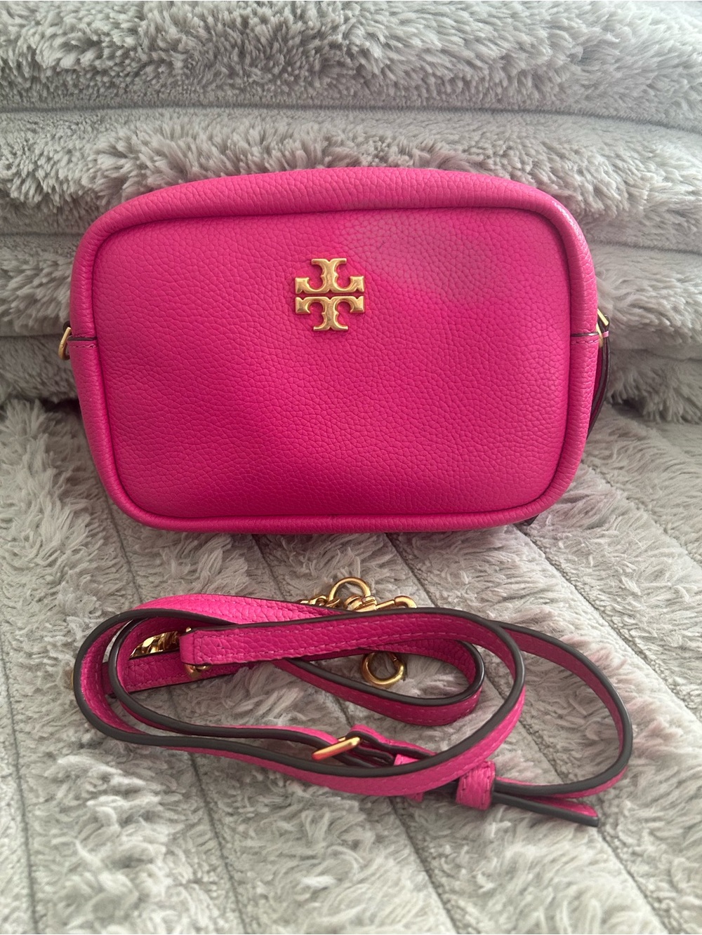 Tory Burch Britten Camera Bag Fuchsia Pink Leather Crossbody